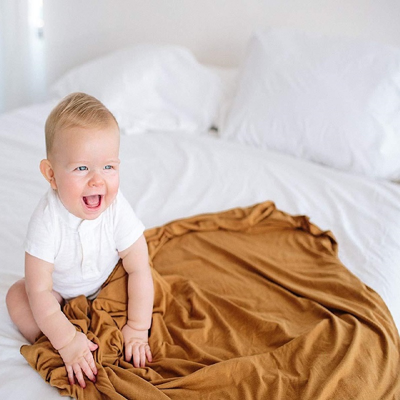 Pure Black Color Baby Wrap Ult - đánh giá và giá Muslin Swaddle Wrap